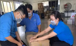 TP Hồ Chí Minh: Đảm bảo tiền lương trong thời gian ngừng việc do dịch COVID-19