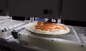 Trình làng robot làm pizza, xe scooter du lịch dưới biển