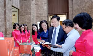 Thông tấn xã Việt Nam ra mắt sách ảnh 'A80: Tổ quốc trong tim'
