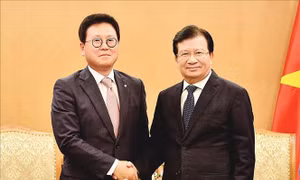 Phó Thủ tướng Chính phủ Trịnh Đình Dũng tiếp Tổng Giám đốc Công ty phát triển tài sản Lotte