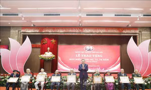 Tổng Bí thư, Chủ tịch nước Tô Lâm dự Lễ trao tặng Huy hiệu Đảng tại Đảng bộ TP Hà Nội