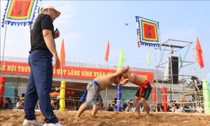 Xuân về trẩy hội vật làng Sình ở Cố đô Huế