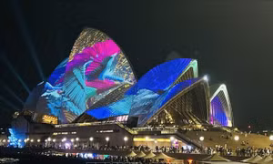 Lung linh sắc màu lễ hội ánh sáng Vivid Sydney 2026