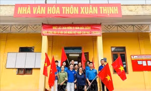 Điểm tựa lịch sử - vững bước vươn mình