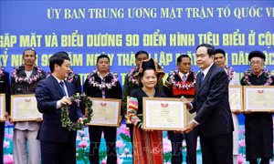 Biểu dương 90 điển hình tiêu biểu ở cộng đồng dân cư