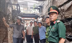 Vụ cháy tại Cầu Giấy: Lãnh đạo Bộ Công an và Thành ủy Hà Nội trực tiếp kiểm tra chỉ đạo