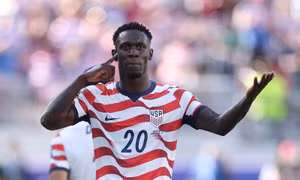 World Cup 2026: Tổng thống Trump gọi điện yêu cầu Chủ tịch FIFA xem xét thẻ đỏ của sao tuyển Mỹ