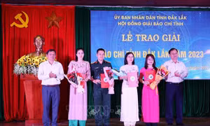 Khẳng định tinh thần trách nhiệm của những người làm báo