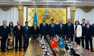 Phó Chủ tịch Quốc hội Nguyễn Khắc Định thăm Cộng hòa Kazakhstan