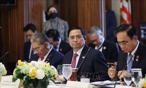 Thủ tướng cùng các lãnh đạo ASEAN ăn trưa với Chủ tịch Hạ viện Pelosi và một số Nghị sĩ Quốc hội Hoa Kỳ
