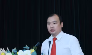 Xây dựng 'lá chắn tư tưởng' cho cán bộ