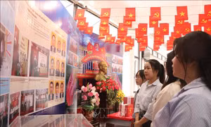 Triển lãm 'Ngày hội non sông - Lá phiếu của niềm tin và trách nhiệm'