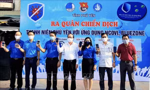 Phú Yên hỗ trợ người dân cài đặt ứng dụng Bluezone và NCOVI