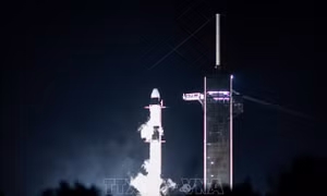 SpaceX tiếp tục chinh phục không gian với 26 vệ tinh Starlink