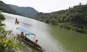 Tuyên Quang: Lật đò trên sông, 2 người mất tích