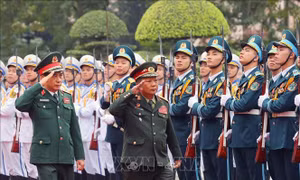 Phó Thủ tướng, Bộ trưởng Quốc phòng Lào thăm chính thức Việt Nam