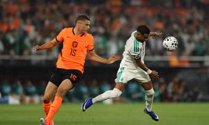 Đêm Rotterdam thắp lên hy vọng cho bóng đá Algeria