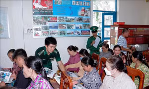 Tuyên truyền pháp luật cho cán bộ, nhân dân khu vực biên giới biển