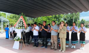 Hành trình tri ân vun đắp tình hữu nghị Việt Nam - Lào