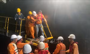 Kịp thời cứu thủy thủ người nước ngoài bị nạn trên biển