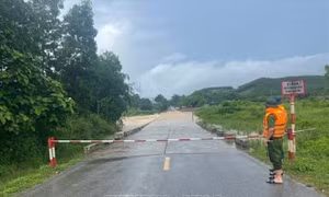 Người dân cần cẩn trọng khi đi qua suối, ngầm tràn vào mùa mưa lũ