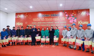 Thủ tướng Phạm Minh Chính chúc Tết đồng bào, chiến sĩ tỉnh Cao Bằng