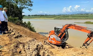 Sớm xây kè chống sạt lở bờ sông Chu