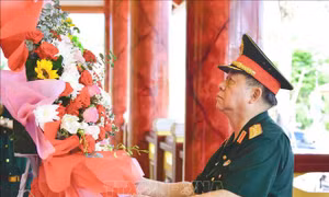 Đại tướng Nguyễn Trọng Nghĩa dâng hương tưởng niệm các liệt sĩ Đặc công Rừng Sác