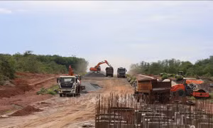 Đồng Nai gấp rút thi công '3 ca, 4 kíp' tại các công trình trọng điểm
