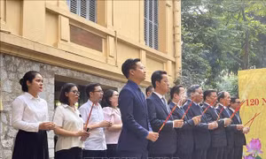 Dâng hương tưởng niệm Tổng Bí thư Trần Phú, người Cộng sản kiên cường, mẫu mực