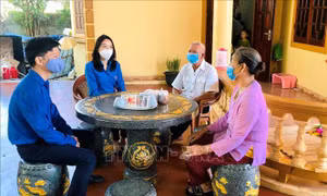 Quảng Bình tri ân các gia đình liệt sỹ, cựu chiến binh Đoàn tàu không số
