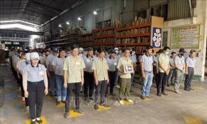 Công nhân Bình Dương tưởng niệm Tổng Bí thư Nguyễn Phú Trọng