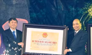 Cao Bằng đón nhận danh hiệu Công viên địa chất Toàn cầu và Di tích quốc gia đặc biệt Chiến thắng Biên giới năm 1950 