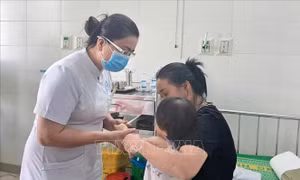 Chủ động ngăn nguy cơ 'dịch chồng dịch'