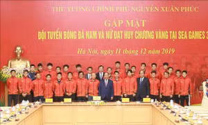 Thủ tướng Nguyễn Xuân Phúc: 'Cảm ơn các bạn vì tình yêu bóng đá, vì màu cờ sắc áo'