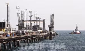 Iran và Nga ký nhiều thỏa thuận hợp tác trong lĩnh vực dầu mỏ