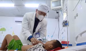 Kịp thời cứu sống 4 trẻ ngộ độc thuốc diệt chuột