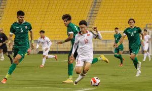 U23 Việt Nam nhận 2 thẻ đỏ, bị thổi phạt đền, HLV Troussier có khởi đầu đáng quên