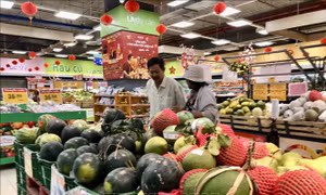 Nhiều điểm bán lẻ TP Hồ Chí Minh đồng loạt mở cửa phục vụ vào Mùng 2 Tết