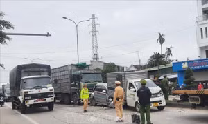 Điều tra nguyên nhân vụ tai nạn giao thông liên hoàn trên Quốc lộ 1A