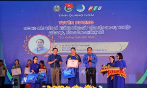 Tuyên dương giáo viên trẻ tiêu biểu học và làm theo Bác