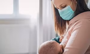 Sữa mẹ chứa kháng thể ngừa COVID-19 nếu mẹ đã tiêm vaccine phòng bệnh