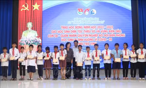 Tiếp sức cho học sinh nghèo, dân tộc Khmer ở Trà Vinh