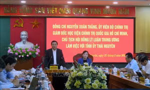 Đồng chí Nguyễn Xuân Thắng làm việc tại Thái Nguyên