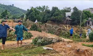 Yên Bái: Sạt lở đất gây sập tường khiến một cháu bé tử vong