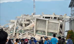 Indonesia: Các nạn nhân động đất, sóng thần được chuyển đến thành phố Balikpapan