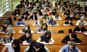 Nga siết chặt đào tạo đại học thu phí