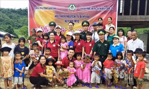 Trung thu yêu thương giữa đại ngàn Trường Sơn