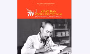 Sách ảnh "Xuất bản cách mạng Việt Nam - 70 năm đồng hành cùng đất nước" 