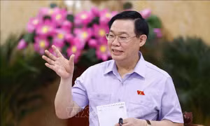 Chủ tịch Quốc hội Vương Đình Huệ làm việc với Ban Thường vụ Tỉnh ủy Bình Phước